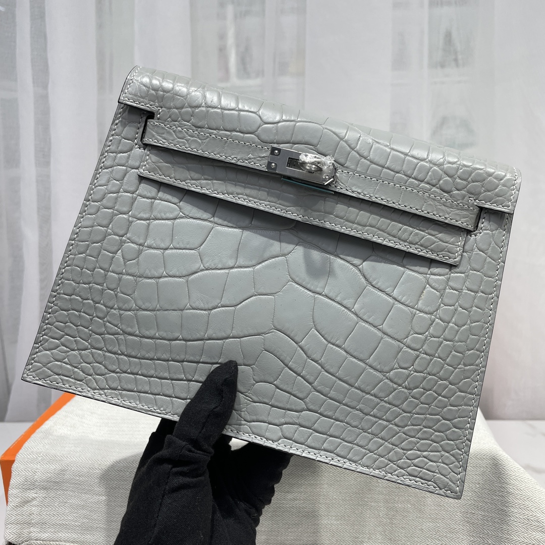 Hermes Kelly Danse Evercolor Bag In Grey Crocodile Niloticus Leather